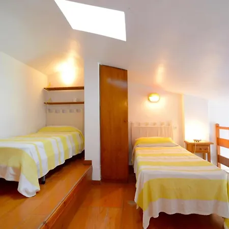 公寓 Beachfront In Estartit With Pool