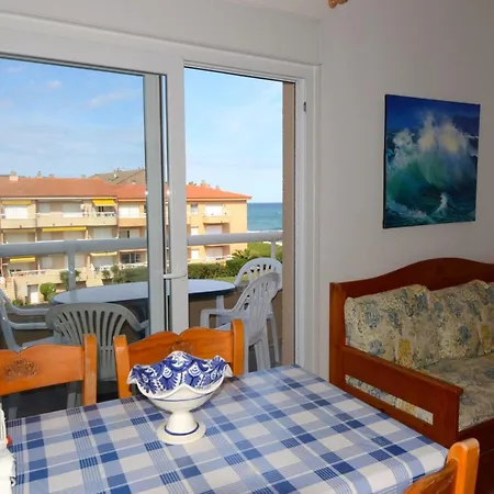 Beachfront In Estartit With Pool 公寓